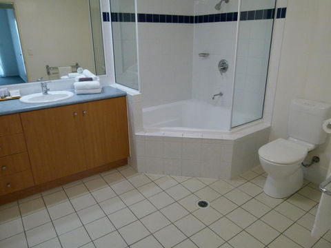Madison Ocean Breeze Apartments - Accommodation Broadbeach 33