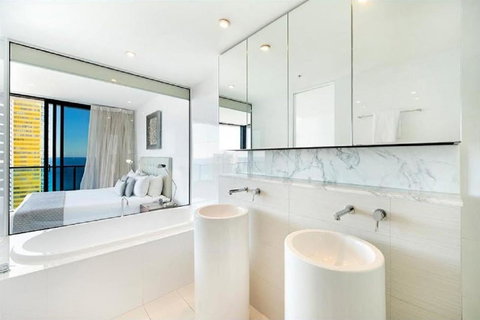Oracle Resort Broadbeach - Gclr - Accommodation Broadbeach 2