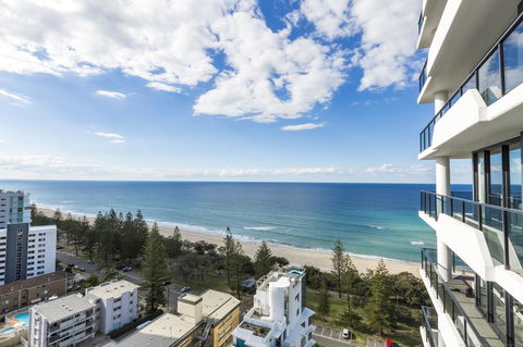Boardwalk Burleigh Beach - Official - Accommodation Broadbeach 27
