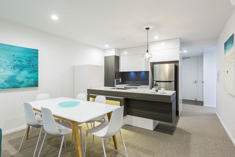 Boardwalk Burleigh Beach - Official - Accommodation Broadbeach 8