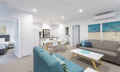 Boardwalk Burleigh Beach - Official - Accommodation Broadbeach 42