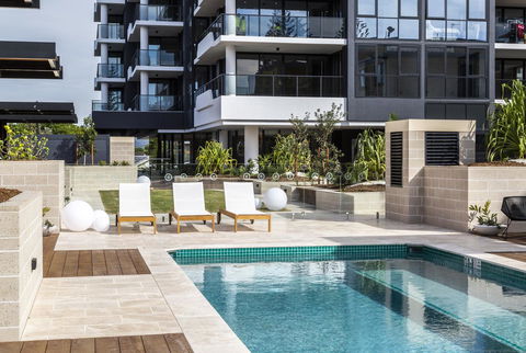 Boardwalk Burleigh Beach - Official - Accommodation Broadbeach 3