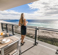 Iconic Kirra Beach Resort - Accommodation Broadbeach