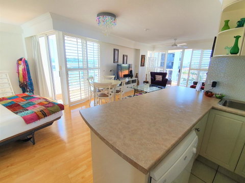 Broadbeach Holiday Apartments - Accommodation Broadbeach 9