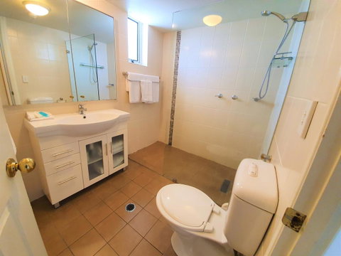 Broadbeach Holiday Apartments - Accommodation Broadbeach 21