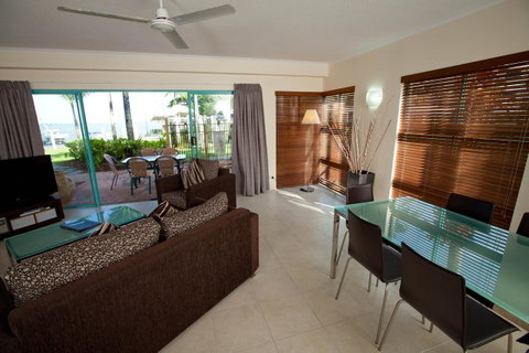 Coral Sands Beachfront Resort - Accommodation Broadbeach 9