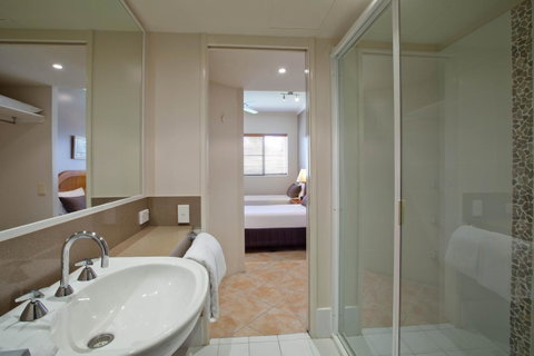 Coral Sands Beachfront Resort - Accommodation Broadbeach 24