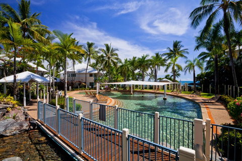 Coral Sands Beachfront Resort - Accommodation Broadbeach 5