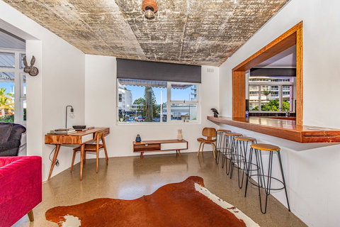 The Pink Hotel Coolangatta - Accommodation Broadbeach 5