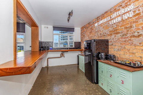 The Pink Hotel Coolangatta - Accommodation Broadbeach 4