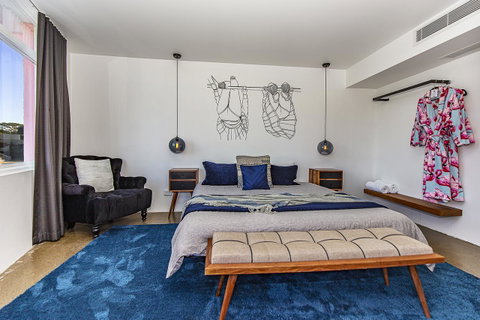 The Pink Hotel Coolangatta - Accommodation Broadbeach 10