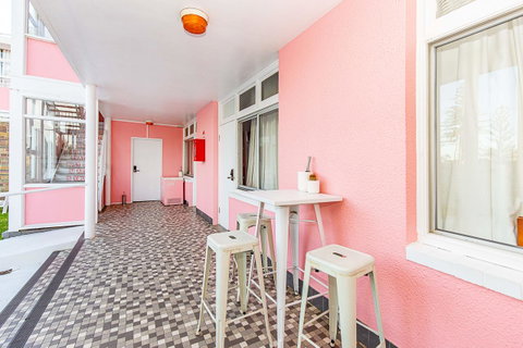 The Pink Hotel Coolangatta - Accommodation Broadbeach 3