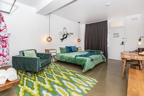 The Pink Hotel Coolangatta - Accommodation Broadbeach 28