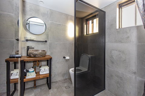 The Pink Hotel Coolangatta - Accommodation Broadbeach 14