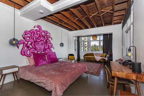 The Pink Hotel Coolangatta - Accommodation Broadbeach 33