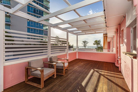 The Pink Hotel Coolangatta - Accommodation Broadbeach 30