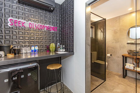 The Pink Hotel Coolangatta - Accommodation Broadbeach 26