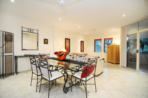 Oasis At Palm Cove - Accommodation Broadbeach 16