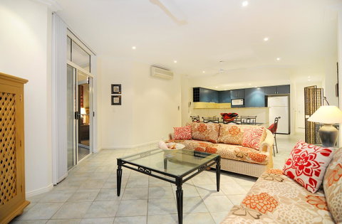 Oasis At Palm Cove - Accommodation Broadbeach 23