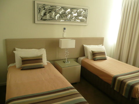 Grosvenor Beachfront Apartments Surfers Paradise - Accommodation Broadbeach 20