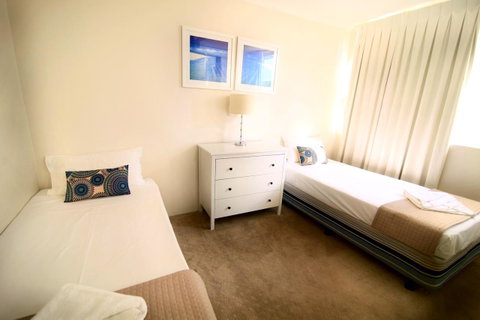 Grosvenor Beachfront Apartments Surfers Paradise - Accommodation Broadbeach 35
