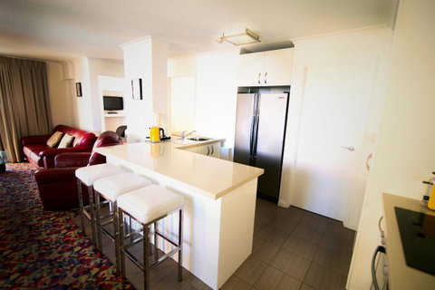 Grosvenor Beachfront Apartments Surfers Paradise - Accommodation Broadbeach 4