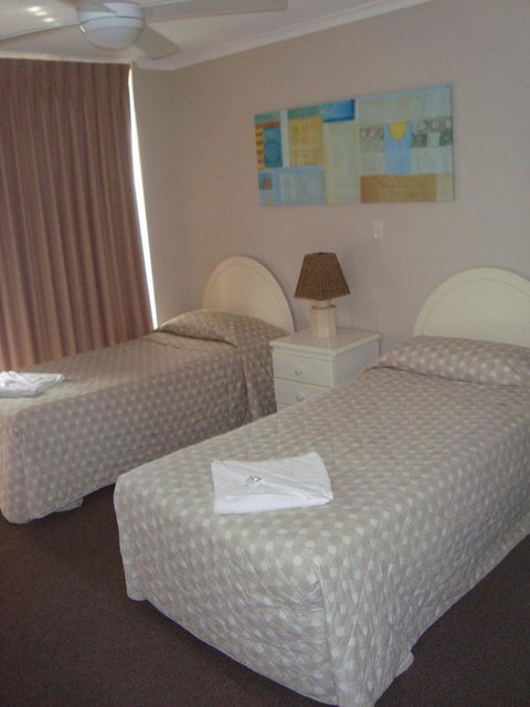 Grosvenor Beachfront Apartments Surfers Paradise - Accommodation Broadbeach 18