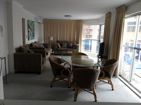 Grosvenor Beachfront Apartments Surfers Paradise - Accommodation Broadbeach 23