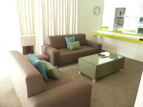 Grosvenor Beachfront Apartments Surfers Paradise - Accommodation Broadbeach 8