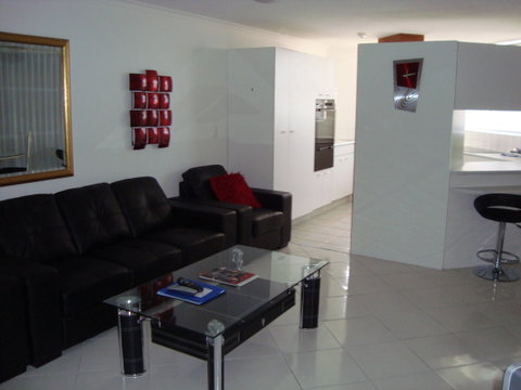 Grosvenor Beachfront Apartments Surfers Paradise - Accommodation Broadbeach 36