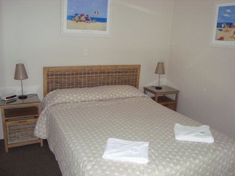 Grosvenor Beachfront Apartments Surfers Paradise - Accommodation Broadbeach 13