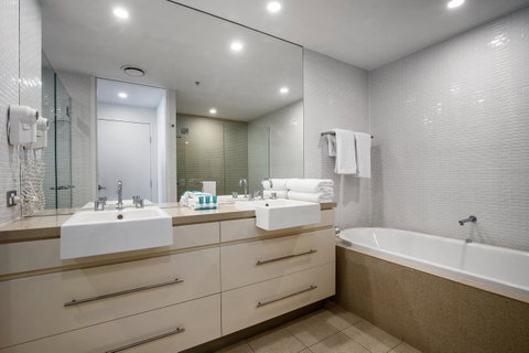 The Wave Resort - Accommodation Broadbeach 7