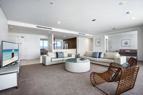 The Wave Resort - Accommodation Broadbeach 5