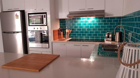 Sanctuary Beach Retreat - Accommodation Broadbeach 8