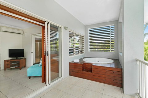 Mantra Aqueous On Port - Accommodation Broadbeach 17
