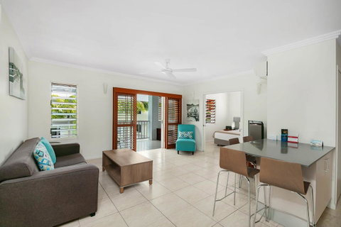 Mantra Aqueous On Port - Accommodation Broadbeach 15