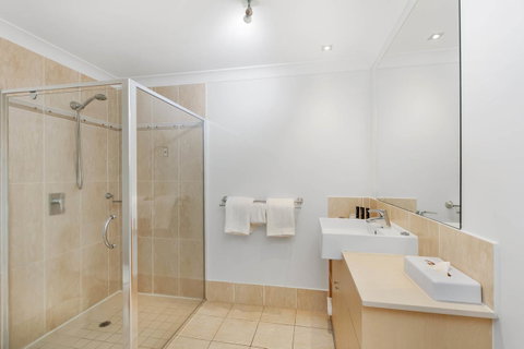 Mantra Aqueous On Port - Accommodation Broadbeach 18