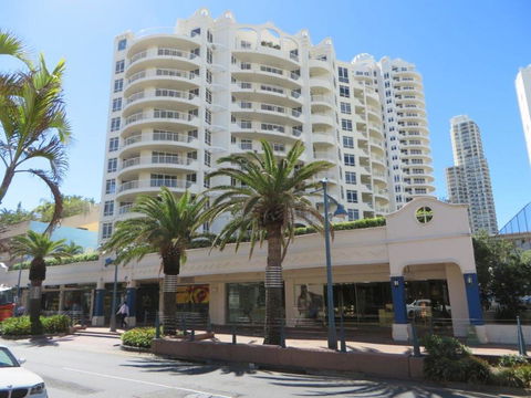 APR Private SUITES MOROC By The Beach - Accommodation Broadbeach 9
