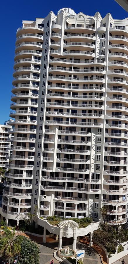 APR Private SUITES MOROC By The Beach - Accommodation Broadbeach 8