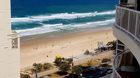 APR Private SUITES MOROC By The Beach - Accommodation Broadbeach 0