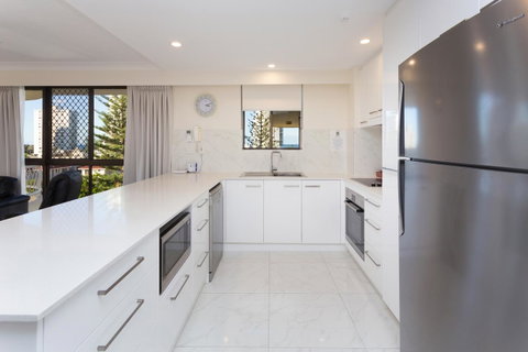 Capricornia Apartments - Accommodation Broadbeach 3