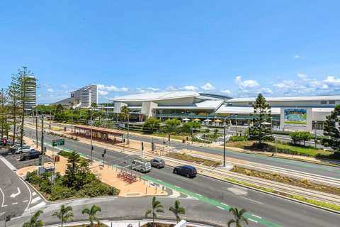 Qube Broadbeach Ocean View Apartments - Accommodation Broadbeach 2