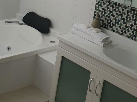 Oceania On Burleigh Beach - Accommodation Broadbeach 17