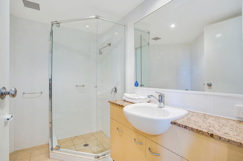 Kirra Beach Apartments - Accommodation Broadbeach 14