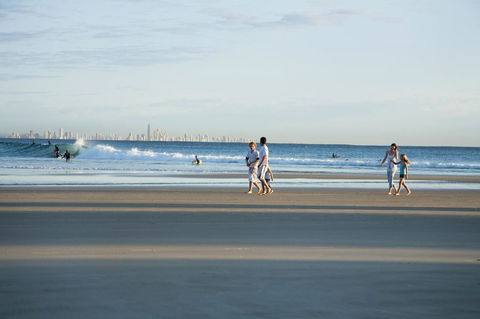 Kirra Beach Apartments - Accommodation Broadbeach 11