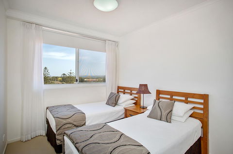Kirra Beach Apartments - Accommodation Broadbeach 32