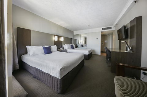 Novotel Surfers Paradise - Accommodation Broadbeach 11