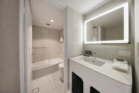 Novotel Surfers Paradise - Accommodation Broadbeach 13