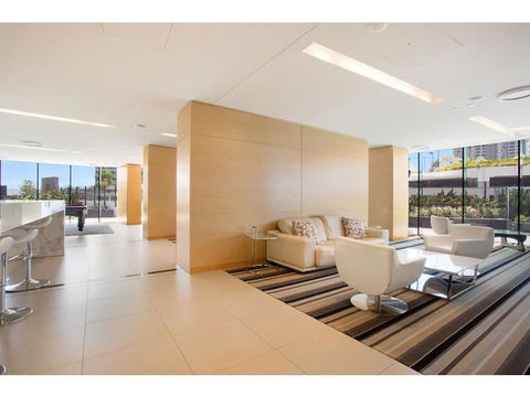 Luxury 3 Bedroom In Heart Of Broadbeach - Accommodation Broadbeach 8