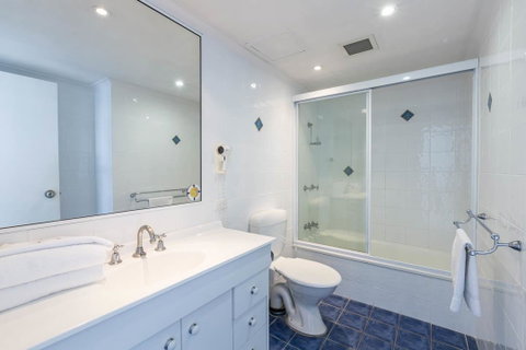 South Pacific Plaza - Official - Accommodation Broadbeach 21